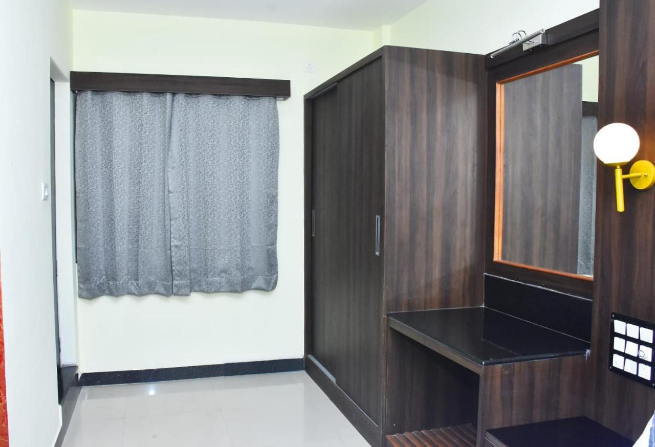 Hotel La Gowri, Coorg Madikeri Exteriör bild