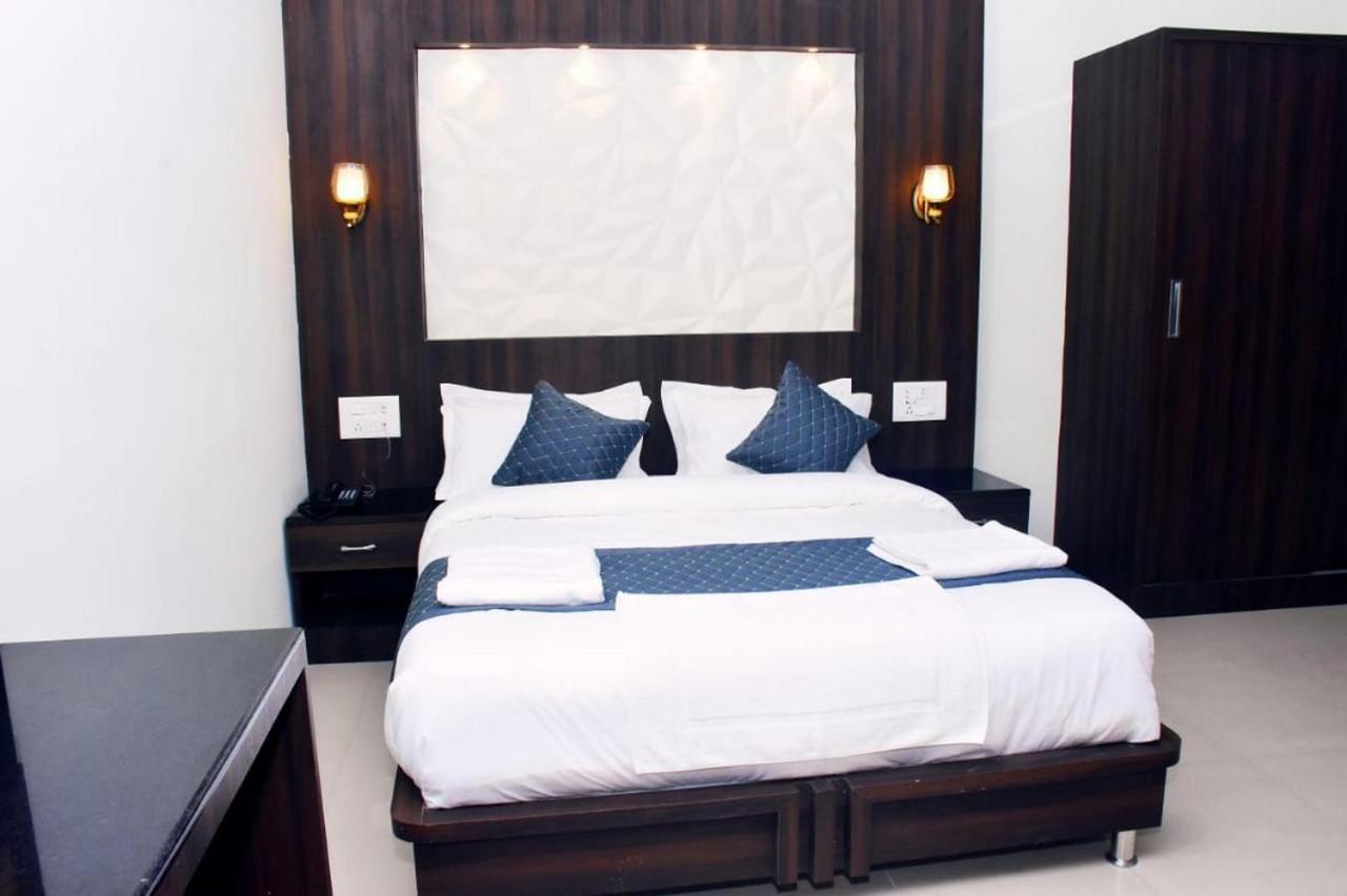 Hotel La Gowri, Coorg Madikeri Exteriör bild